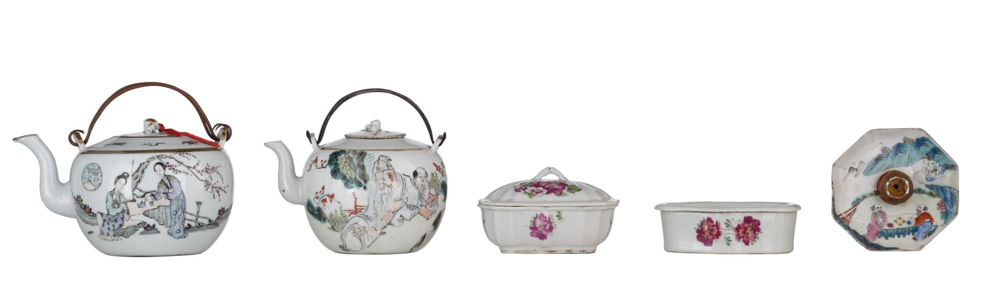 A collection of Chinese Republic period Qianjiangcai and famille rose pots and boxes, 19thC/20thC, T - Image 2 of 18