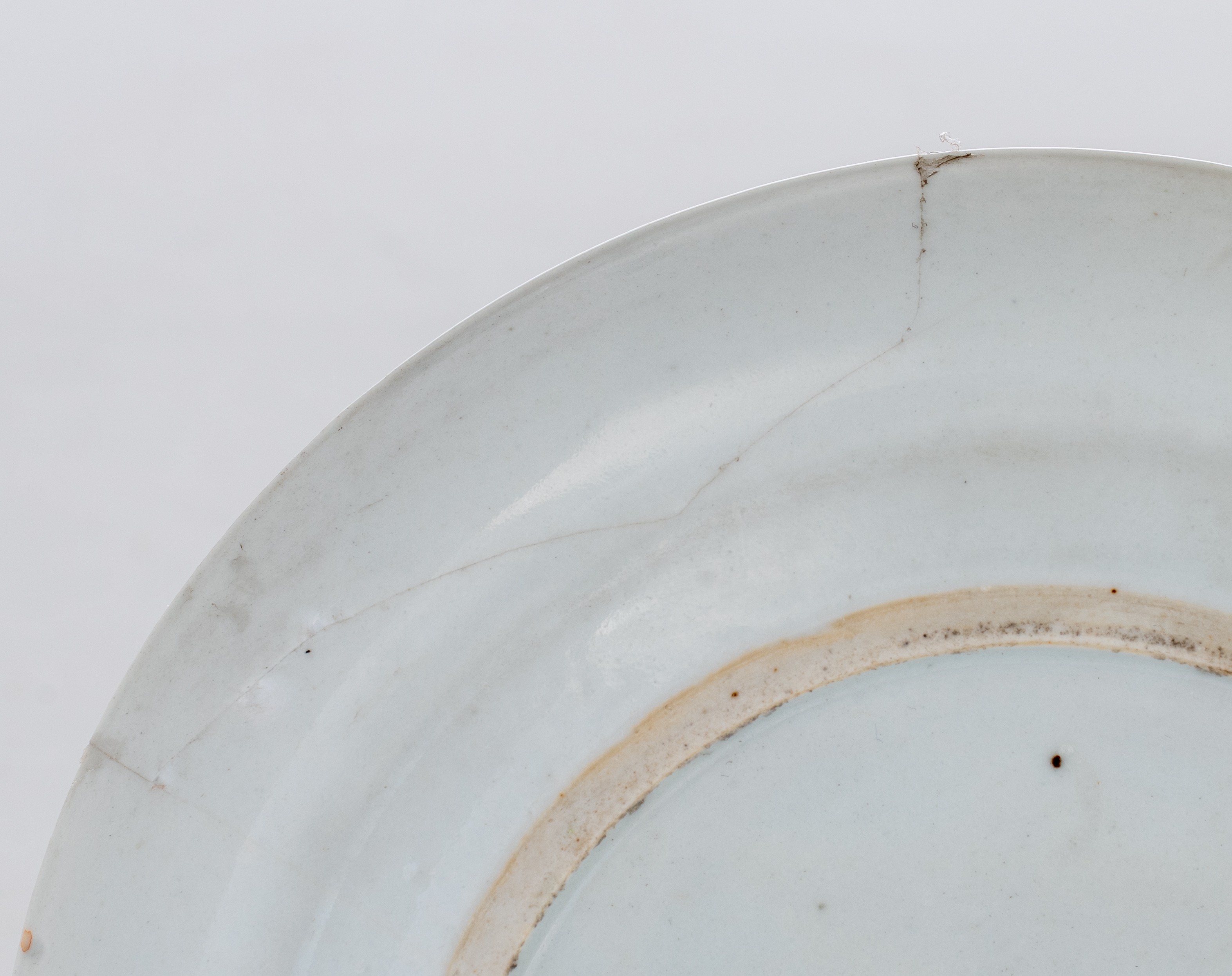Two Chinese falangcai dishes, Yongzheng, dia. 22 cm - and a collection of four famille rose dishes, - Image 19 of 19