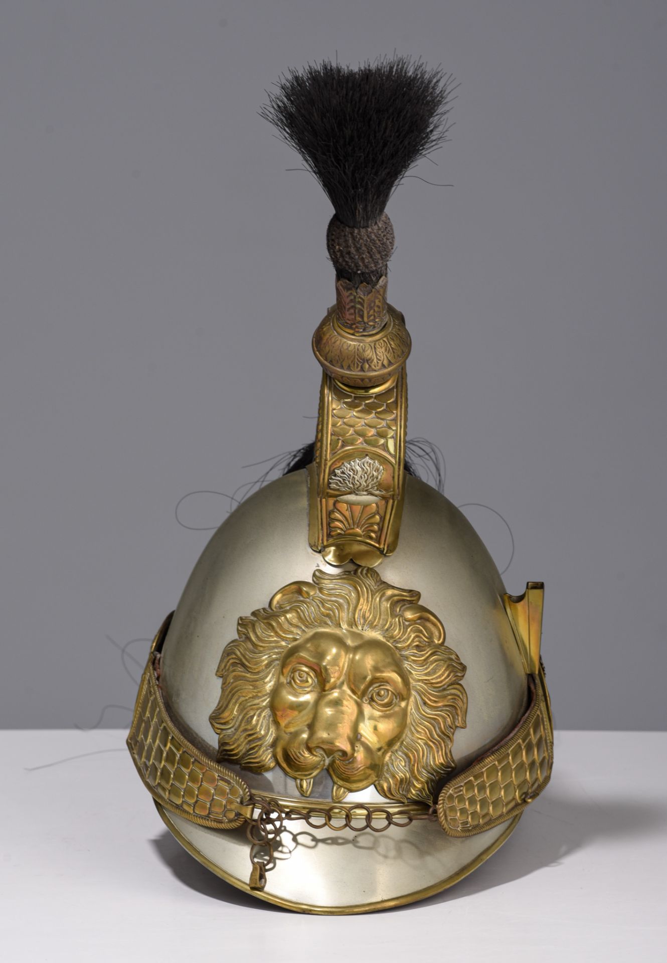 A French cuirassier breastplate and helmet, Manufacture Royale d'Armes de Klingenthal, 19thC, H 88 c - Image 10 of 11