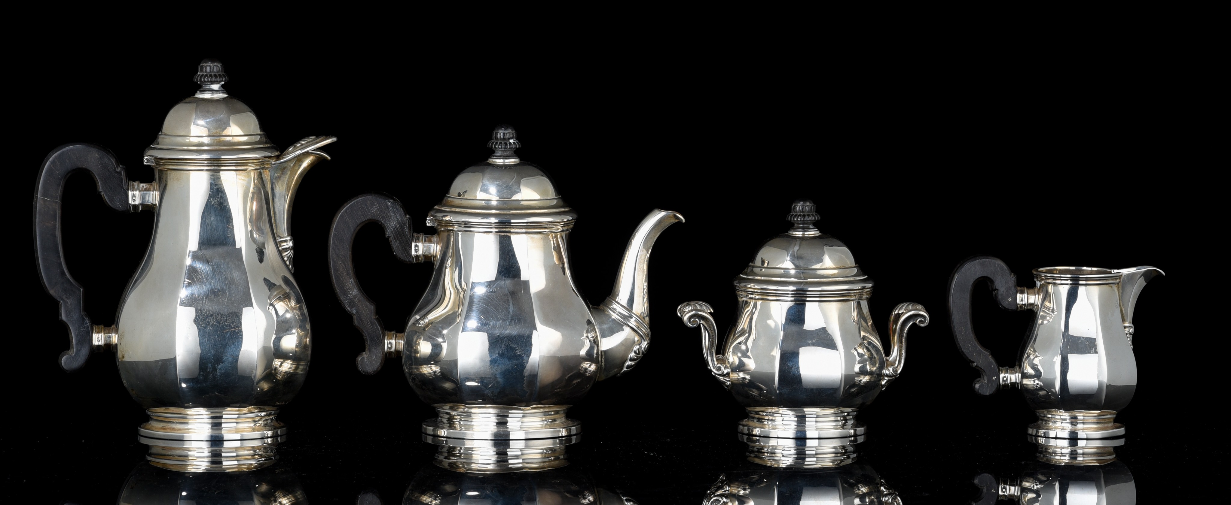 A Baroque Revival silver four-part coffee and tea set, with a matching tray, weight: 3373 g - Image 5 of 14