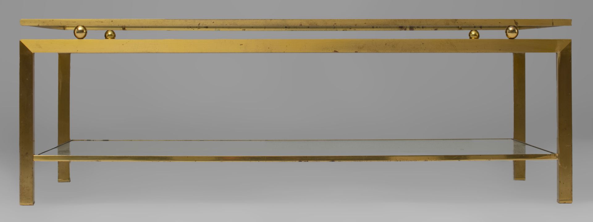 A vintage polished brass and glass coffee table by Maison Jansen, H 40 - W 120 - D 80 cm - Image 4 of 5