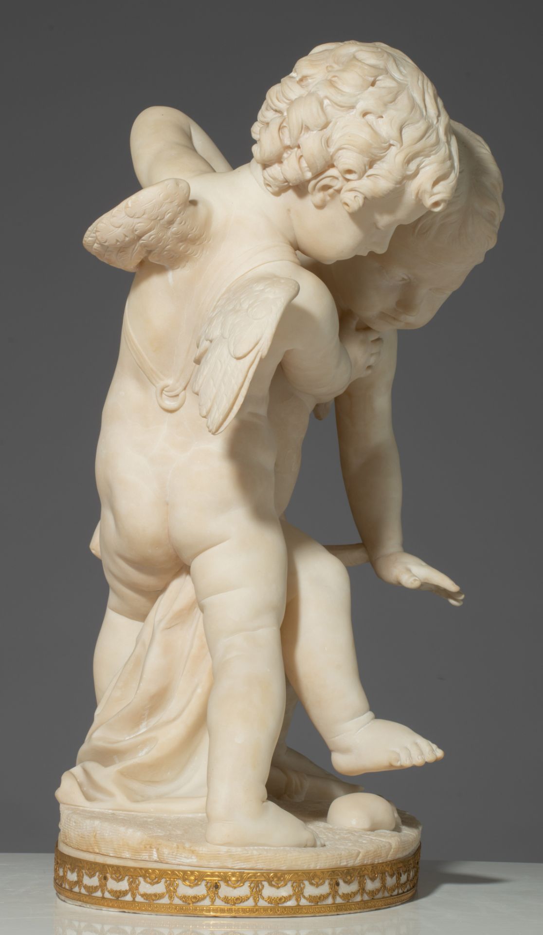 After Etienne Maurice Falconet (1716-1791), 'Bataille d'Amour', Carrara marble, H 70 - W 48 cm - Image 5 of 10