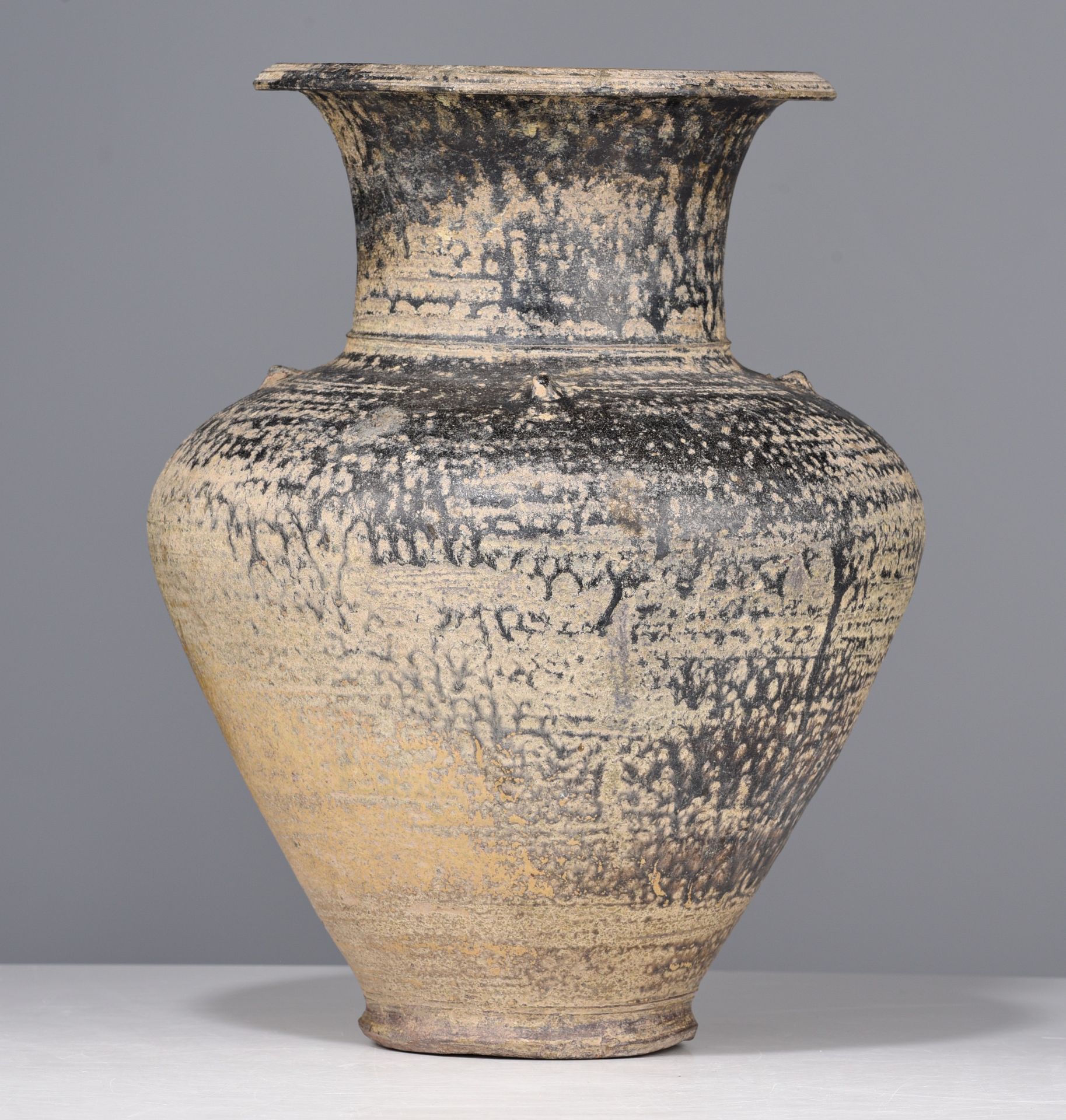 A Thai Sukhothai pottery jar, presumably 16thC, H 36 cm - Image 3 of 7