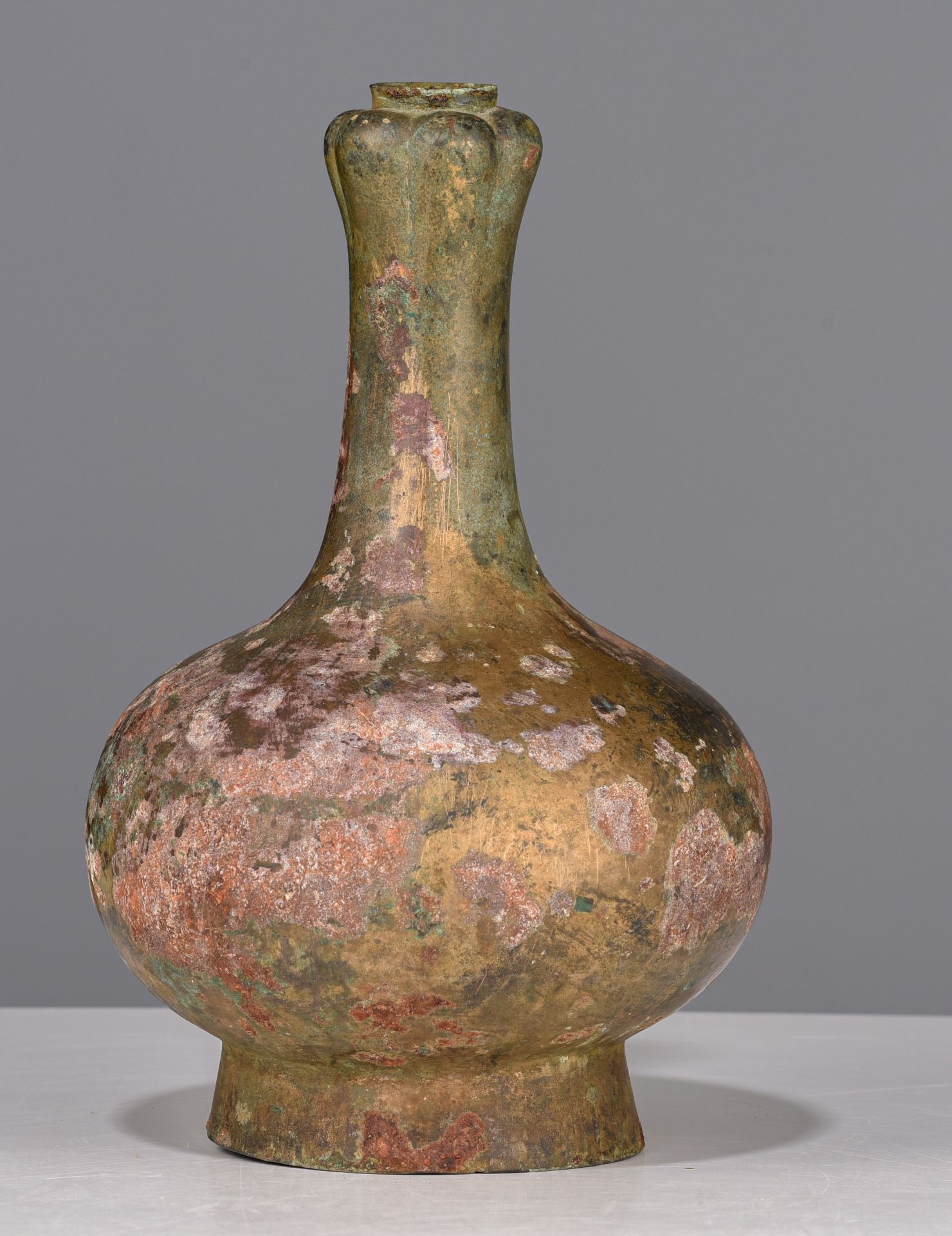 A Chinese bronze garlic-head vase, Han dynasty, H 26 cm - Image 5 of 7