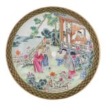 A fine Chinese famille rose 'Romance of the Western Chamber' dish, Republic period, dia. 20,5 cm