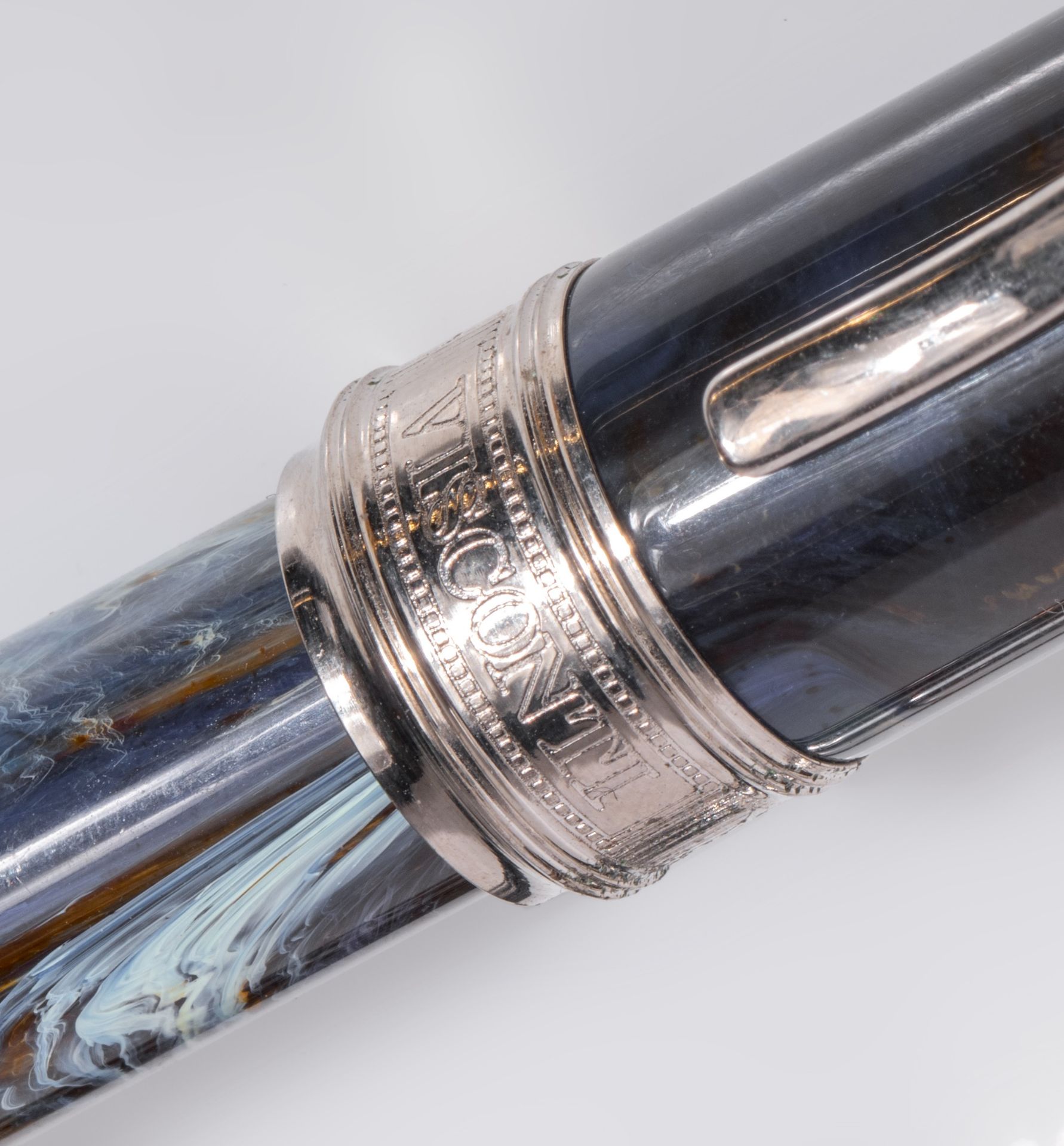 A Jorg Hysek rollerball/ballpoint and other writing equipment - Image 4 of 7