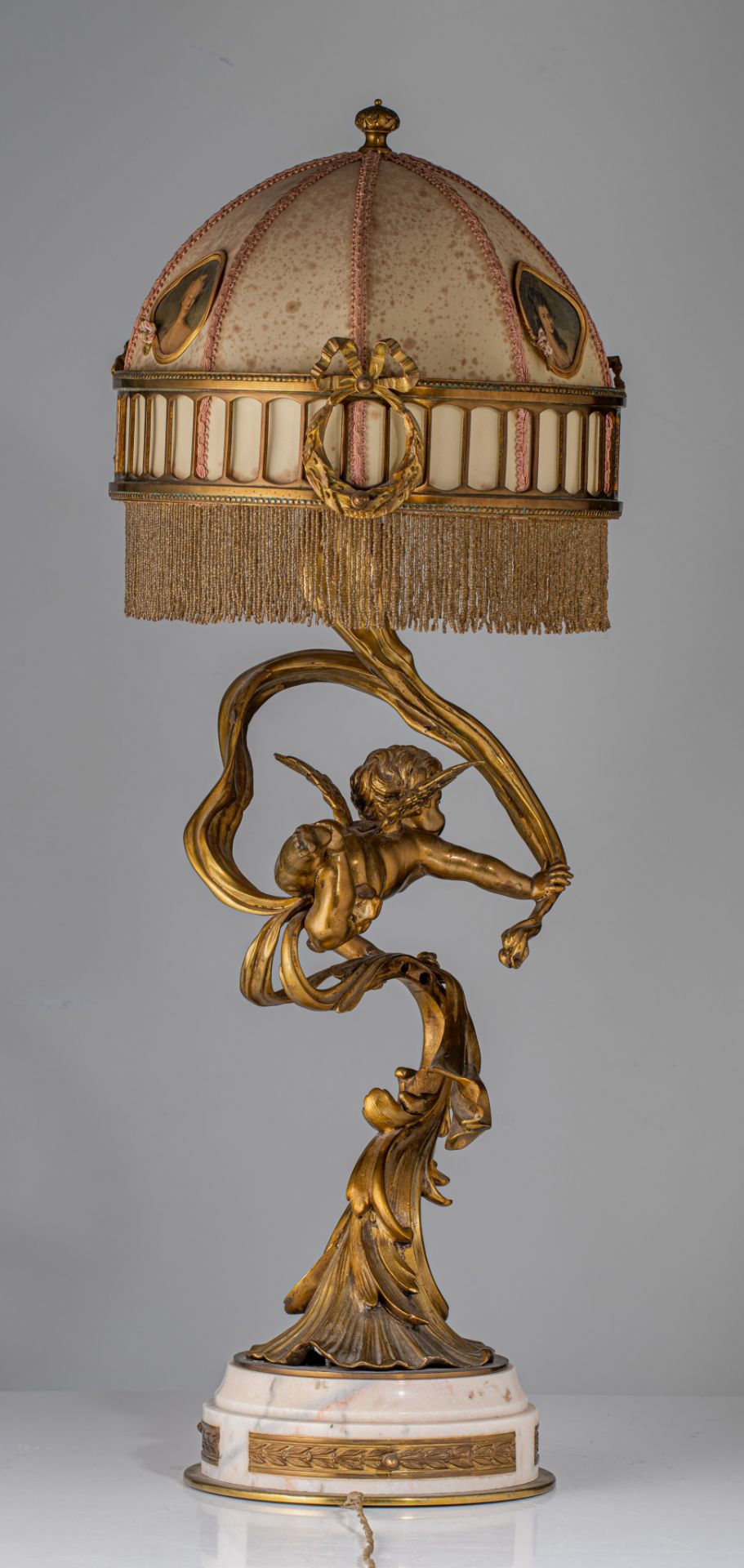 An eclectic gilt bronze figural lamp on a marble base, H 91 cm - Image 6 of 9