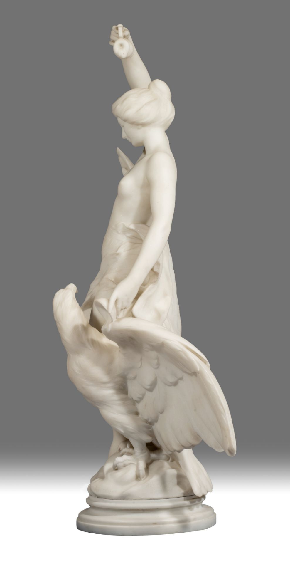 Joseph Cassaigne (1871-), Hebe feeding the eagle of Jupiter, Carrara marble on a marble column, H 19 - Image 4 of 14