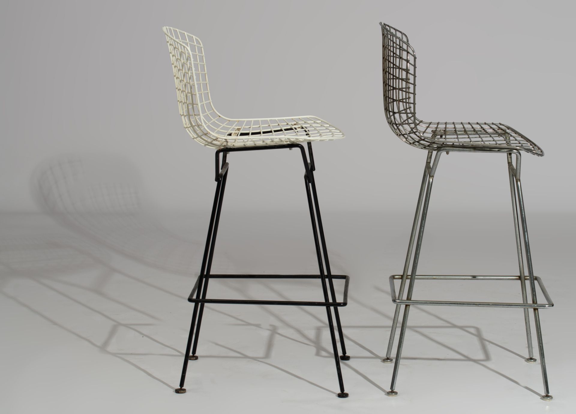 Two Bertoia barstools, designed by Harry Bertoia for Knoll International, H 107 - 109 - W 54 cm - Image 6 of 13