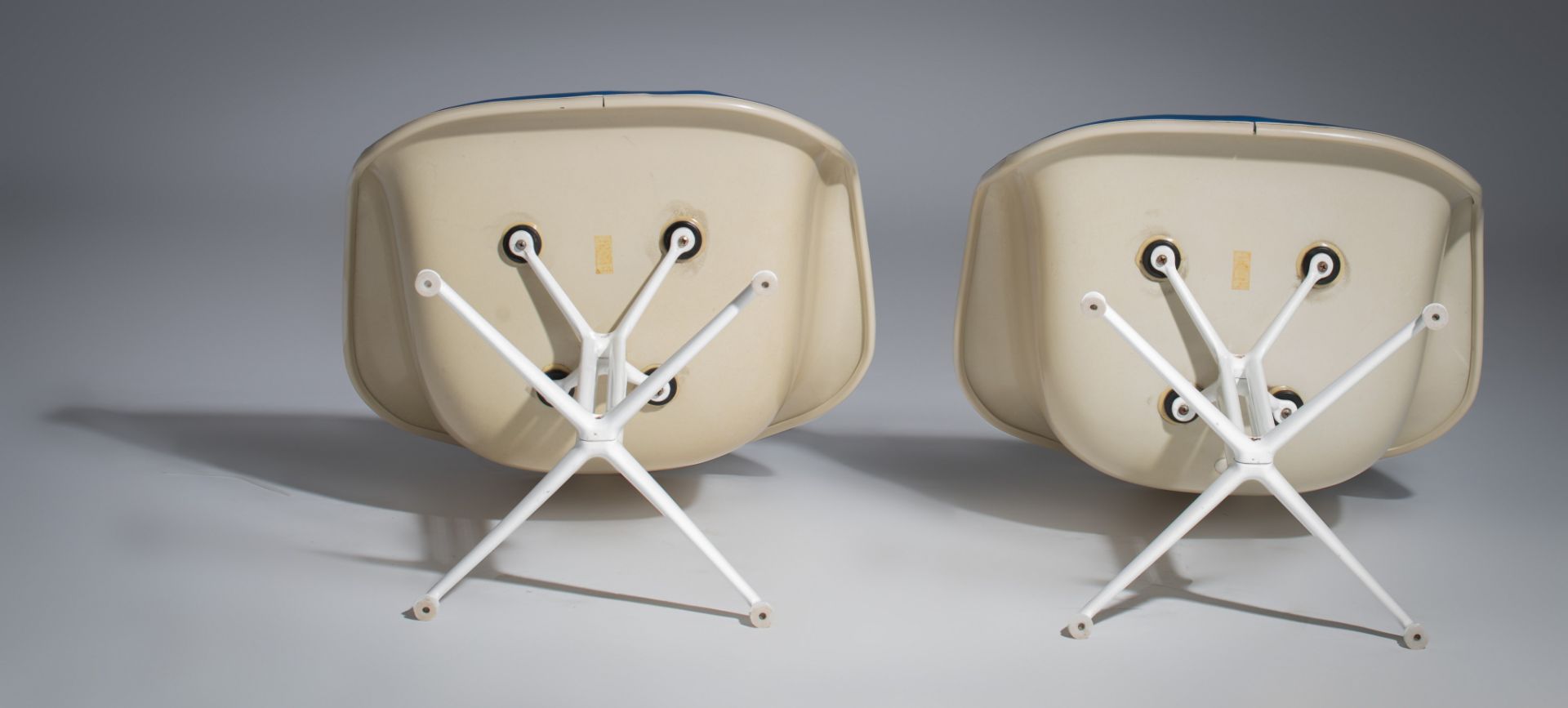 A fine set of six dining chairs by Charles and Ray Eames for Herman Miller, USA, 1960s, H 83 - 85 - - Image 13 of 16