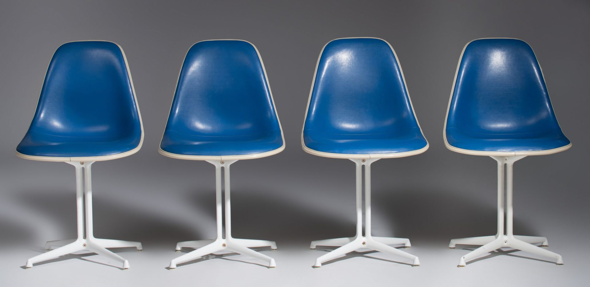 A fine set of six dining chairs by Charles and Ray Eames for Herman Miller, USA, 1960s, H 83 - 85 - - Image 5 of 16