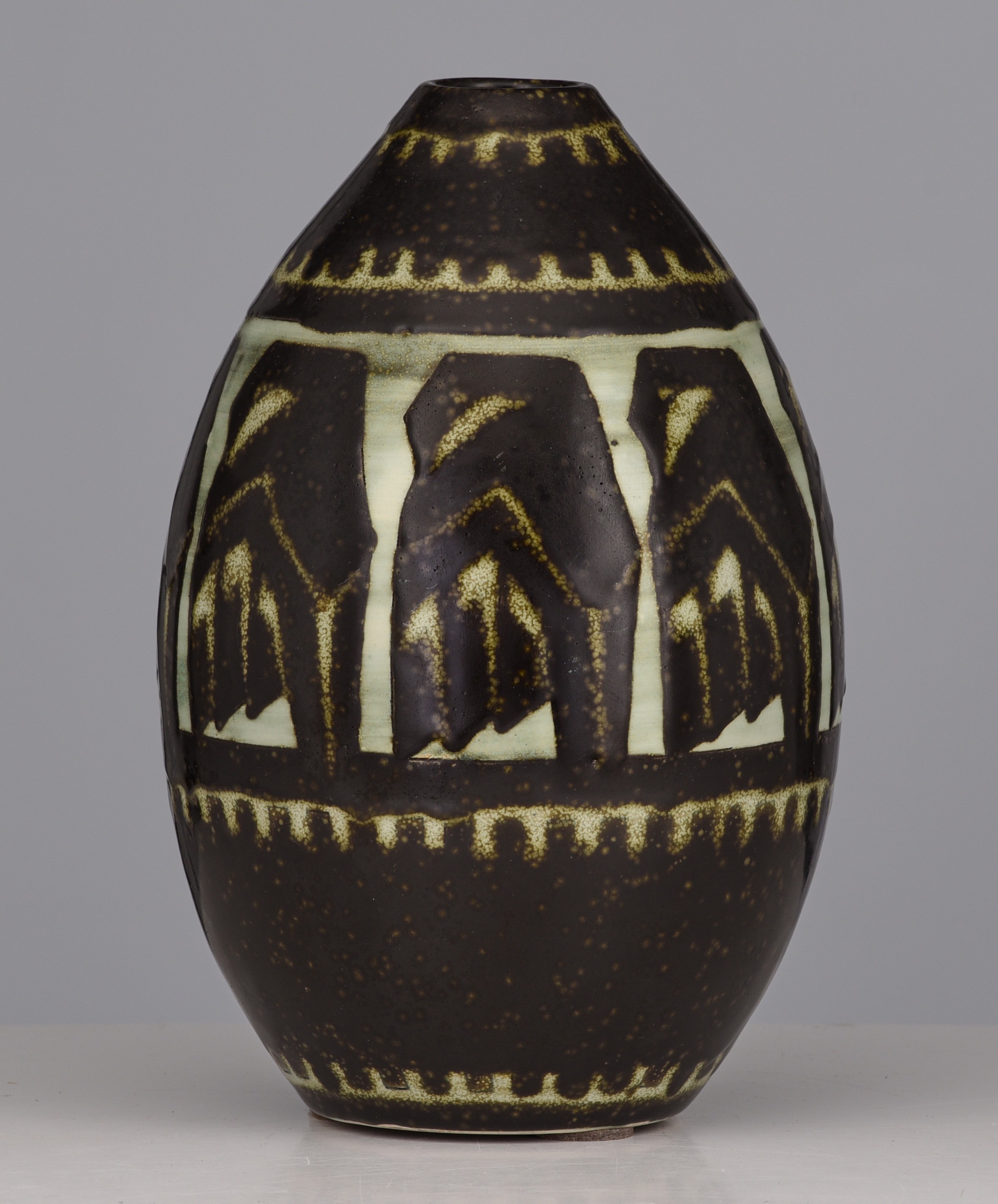 A rare Art Deco dark glazed stoneware vase by Charles Catteau, signed, H 28 cm - Bild 2 aus 8