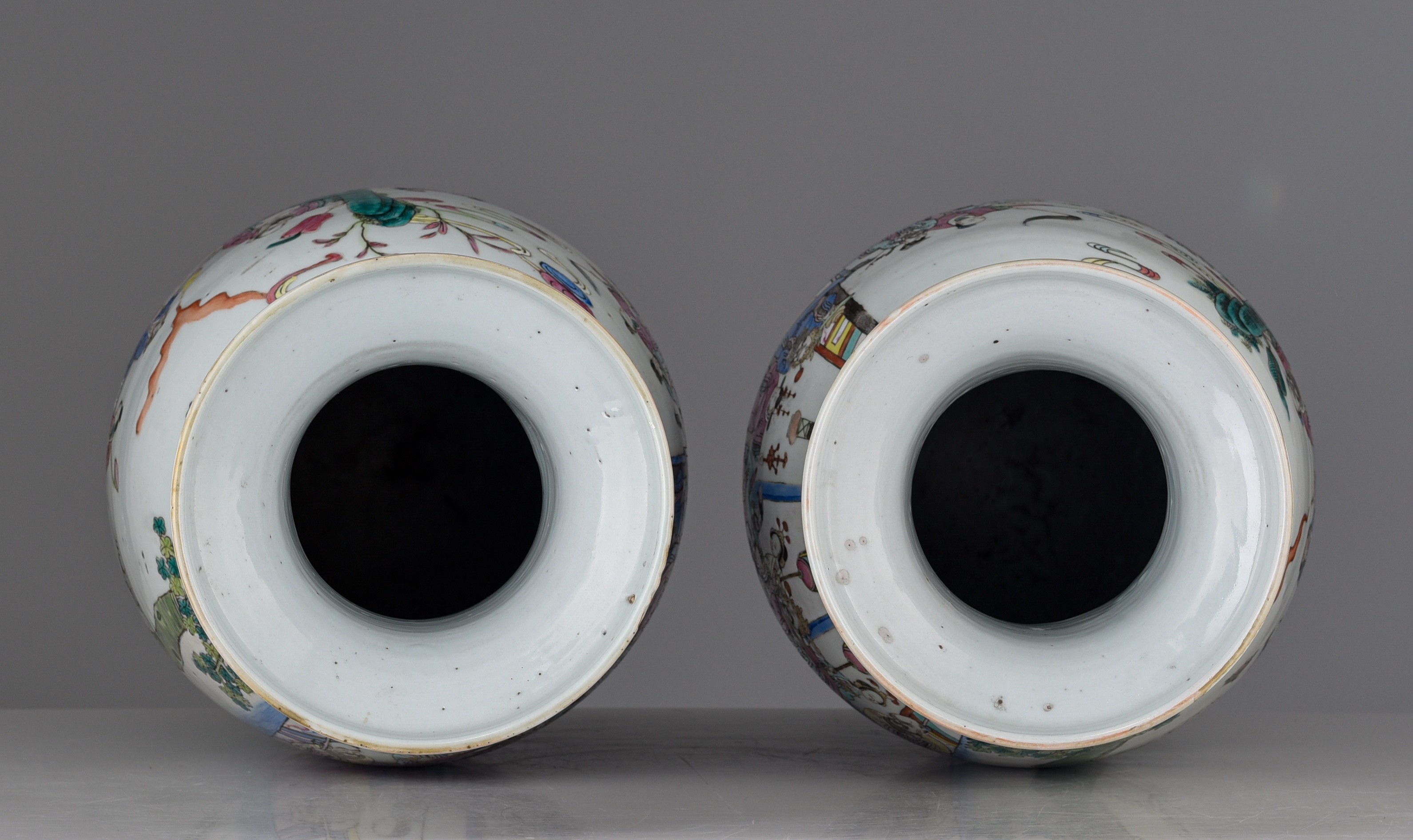 A pair of Chinese famille rose 'Immortals' vases, 19thC, H 58 cm - Image 6 of 7