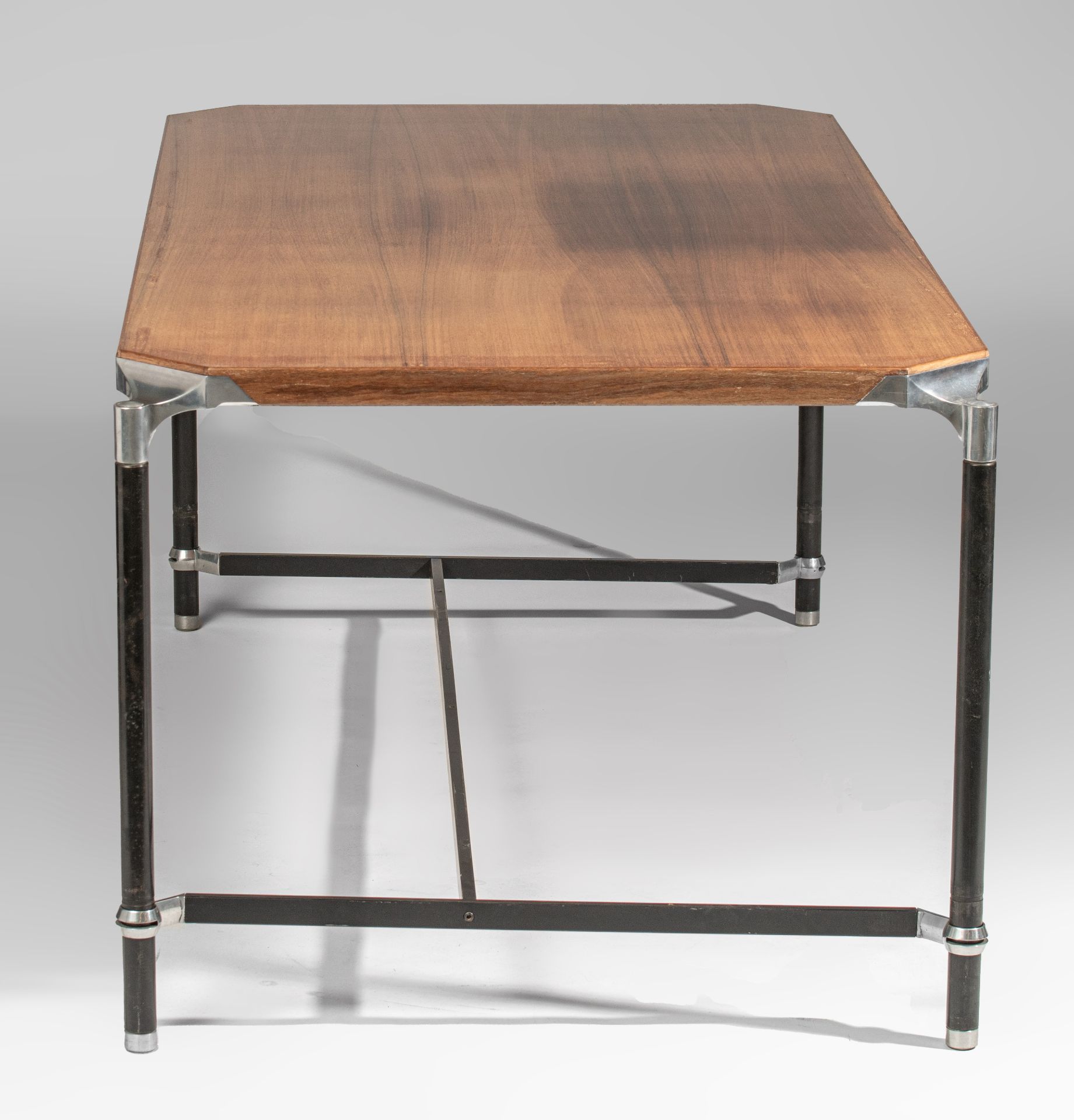 An Italian design model Urio desk table, Ico & Luisa Parisi for M.I.M. Roma, '60s, H 74 - W 180 - D - Image 4 of 9