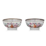 Two Chinese famille rose and puce export porcelain bowls, 18thC, dia. 19,5 - H 8,5 cm