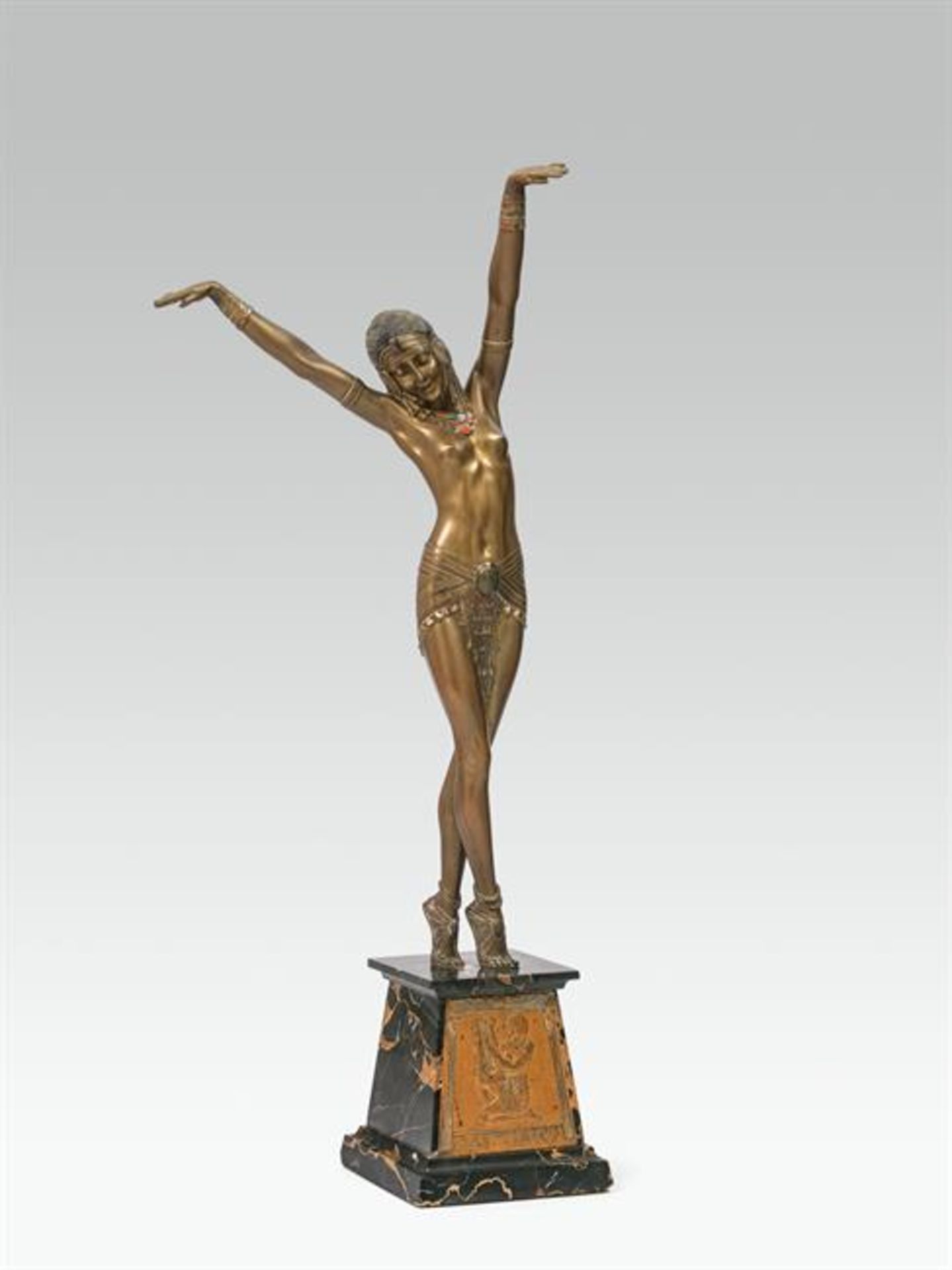 Demétre H. Chiparus: Egyptian dancer