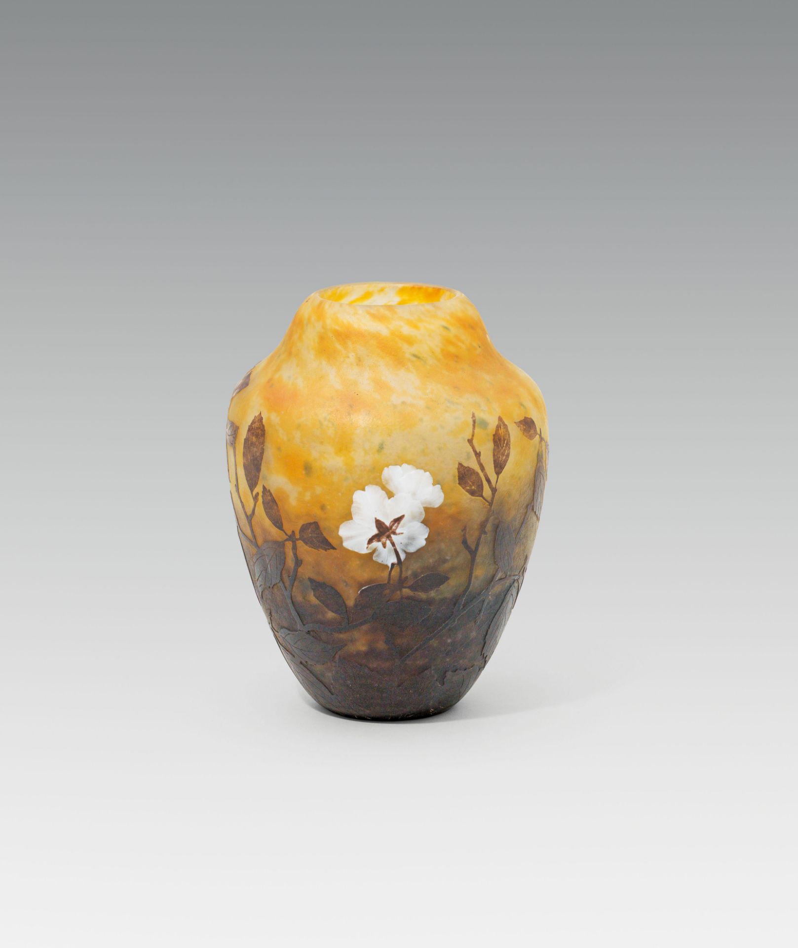 Daum Nancy: Vase with marquetry