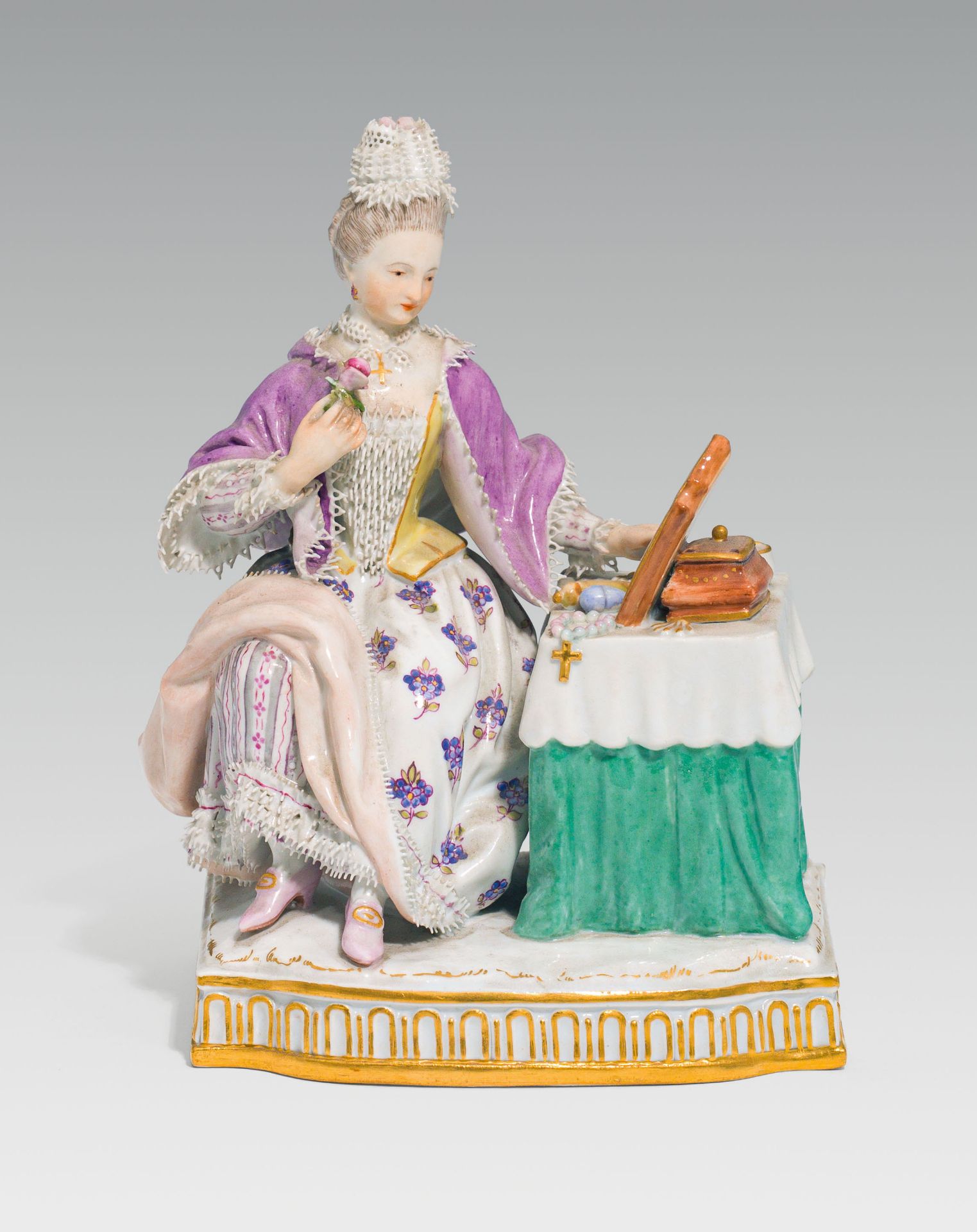 Meissen: Seated lady