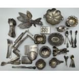 Umfangreiches Konvolut von Gegenständen aus Silber verschiedener Legierung.