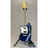 E-Gitarre „Fender“ (Japan), Modell: Kurt Cobain (Nirvana), Lake Placid Blue.