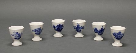 6 Eierbecher, Royal Kopenhagen, blaue Blume, 6 cm hoch, 1x Stand mit Chip