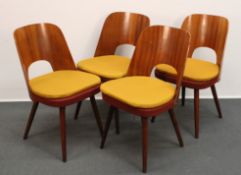 4 Designstühle, "Modell 515", Tatra, Tschechien, 1950/60er Jahre, Holz, gebogte Rückenlehne, Sitz m