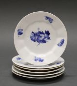 6 Teller, Royal Kopenhagen, blaue Blume, ø 15.3-16 cm (Schleifstriche)