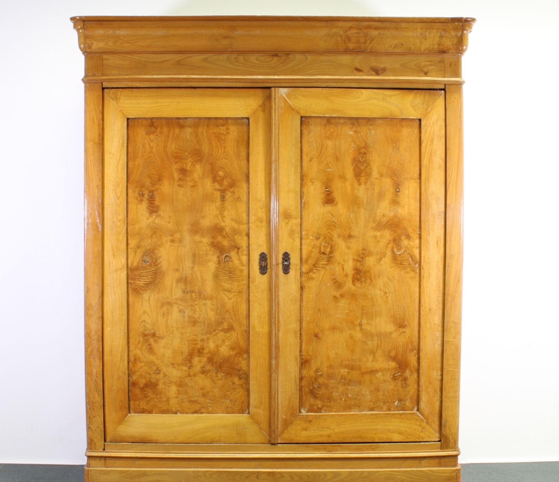 Kleiderschrank, Norddeutschland, Spät-Biedermeier um 1840, Esche massiv, zweitüriger gerader Korpus