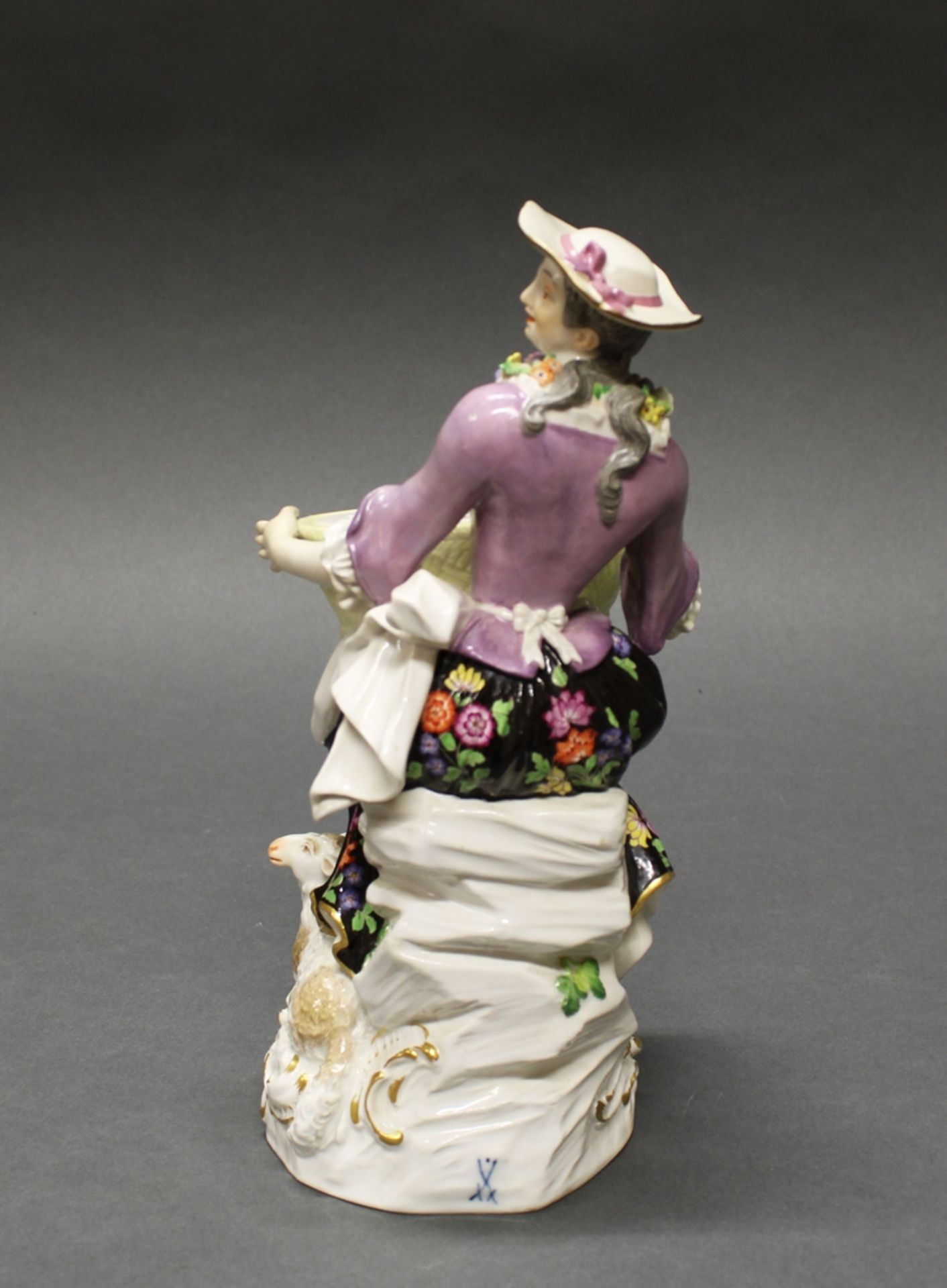 Porzellanfigur, "Schäferin mit Schale", Meissen, Schwertermarke, 1924-1934, 1. Wahl, Modellnummer 1 - Image 2 of 5