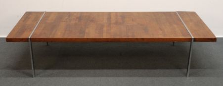 Couchtisch / Coffee Table, USA, Mid Century, Nussbaum, niedrige Platte mit zwei eingelassenen verch