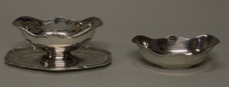 Saucière, Silber 950, Cartier, profiliert, mit Einsatz, 9.5 x 23.5 x 14 cm, zus. ca. 976 g