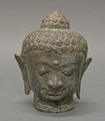 Buddhakopf, Thailand, neuzeitlich, Bronze, grünlich patiniert, 17.5 cm hoch