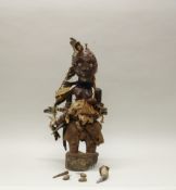 Figur, Songye, Kongo, Afrika, authentisch, Holz, Ketten, Fell, Federn, Muscheln, Nägel, Leinen, u.a