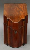 Knife Box / Besteckkasten, George III., England, 19. Jh., Mahagoni, geschweifte Front mit Einlagen 