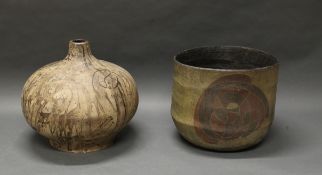 Cachepot, Vase, Frankreich, 20. Jh., Keramik, je verschieden, Cachepot mit ornamentalem Ritzdekor, 