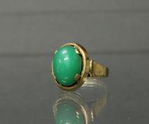 Ring, GG 585, 1 ovaler Chrysopras-Cabochon, 6 g, RM 18