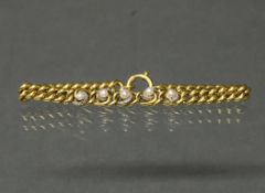 Armband, Anfang 20. Jh., GG 750, Mittelteil besetzt mit 5 Zuchtperlen ø ca. 3 mm, jeweils in Diaman