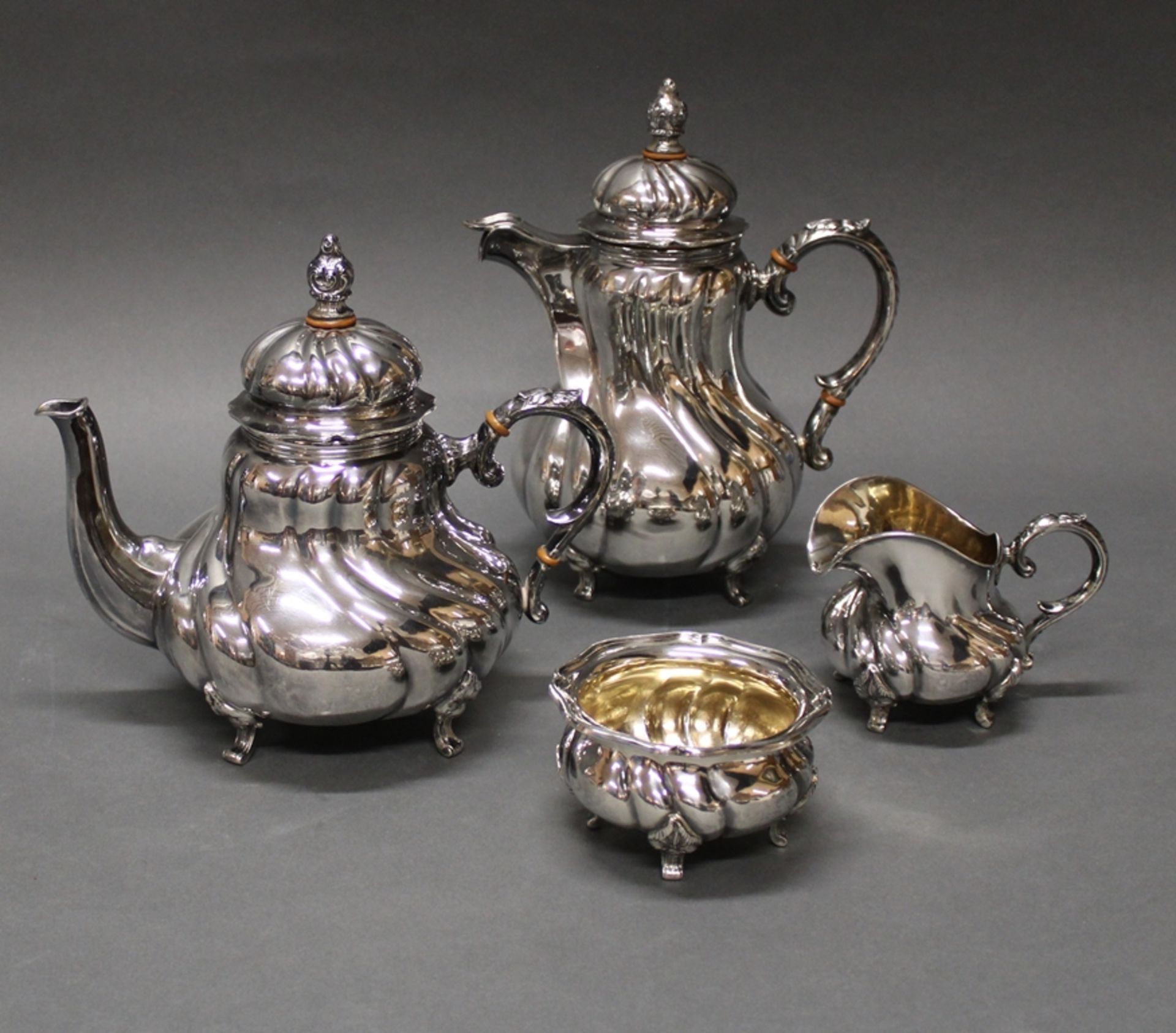 Kaffeekanne, Teekanne, Sahnegießer, Zuckerschale, Silber 800, deutsch, teils innen vergoldet, bauch