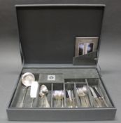Besteck, 74-tlg., Silber 800, Italien, Calegaro, Modell Mazarino: 12 Vorspeisegabeln, 12 Vorspeisem