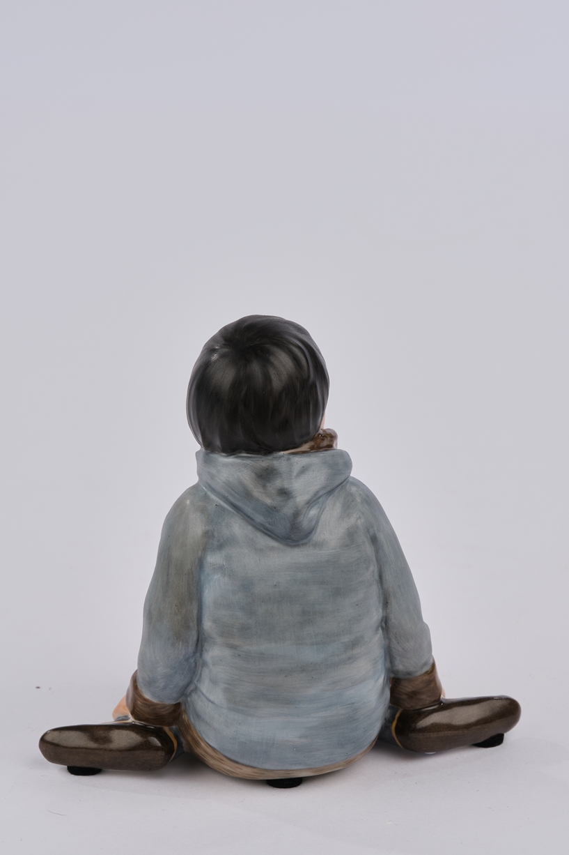 Porzellanfigur, "Junge von Grönland", Royal Kopenhagen, Modellnummer 12419, polychrom, aus der Seri - Image 3 of 5