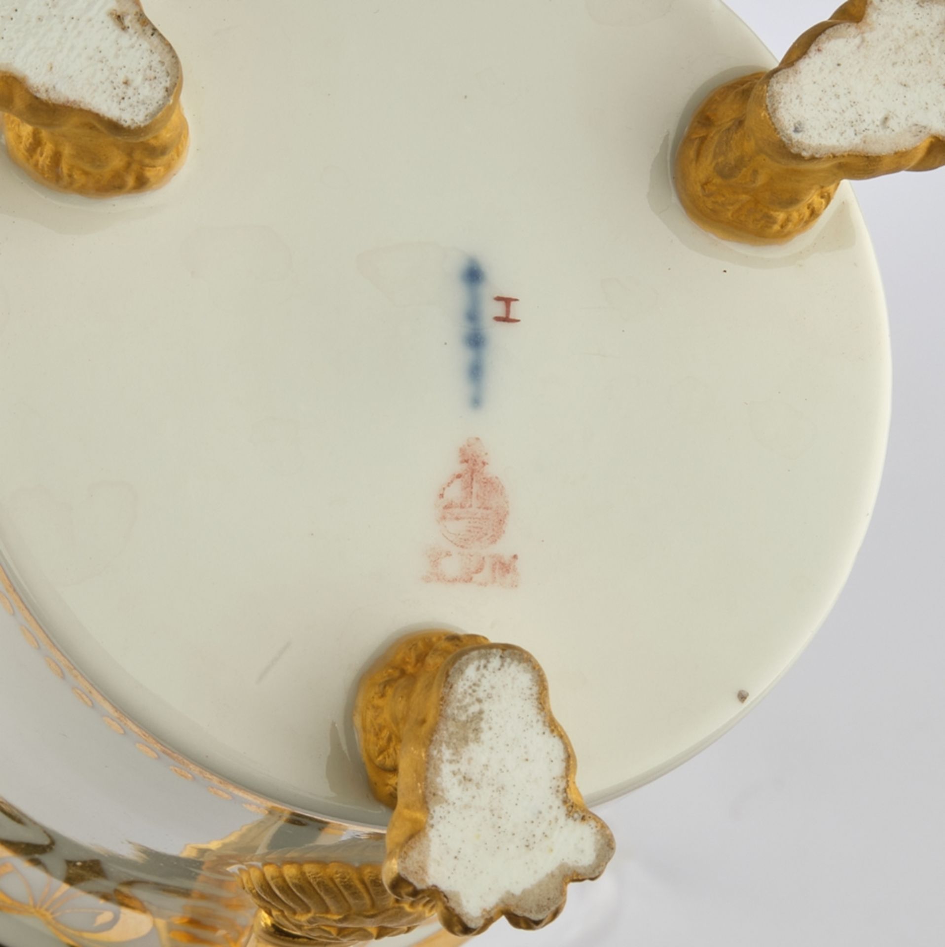 Erinnerungstasse mit Untertasse, KPM Berlin, um 1834, Tasse mit farbig gemalter Ansicht eines Denkm - Image 4 of 4