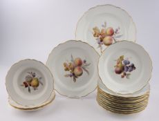 Speiseserviceteile, 16-tlg., Meissen, Schwertermarke, 1850-1924, 1. Wahl, bunte Fruchtmalerei, Gold