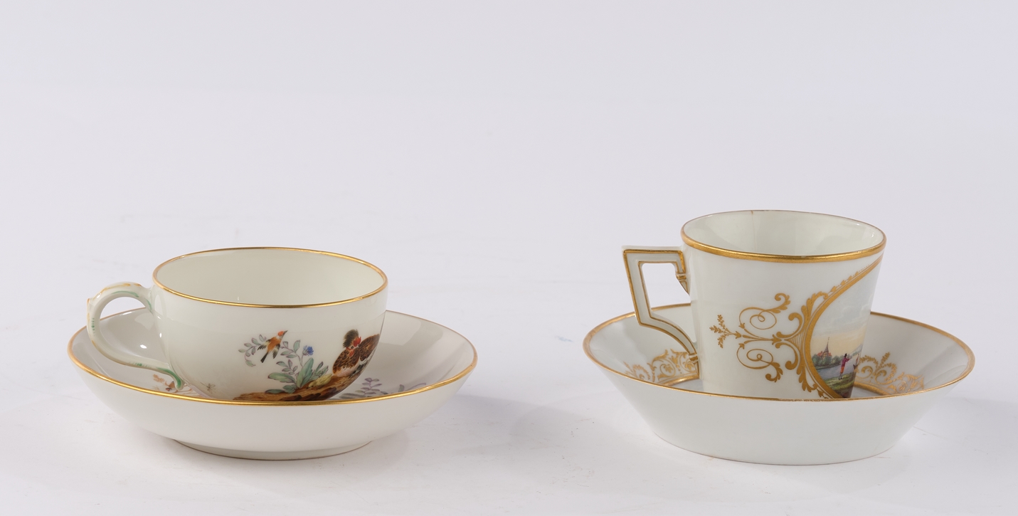 Tasse mit Untertasse, KPM Berlin, bunte Geflügelmalerei, Goldrand, 4.5 cm hoch; - Image 2 of 3