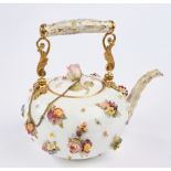 Teekanne, Meissen, Schwertermarke, 1850-1924, 1. Wahl, kugelige Wandung mit plastischen Blüten, gem
