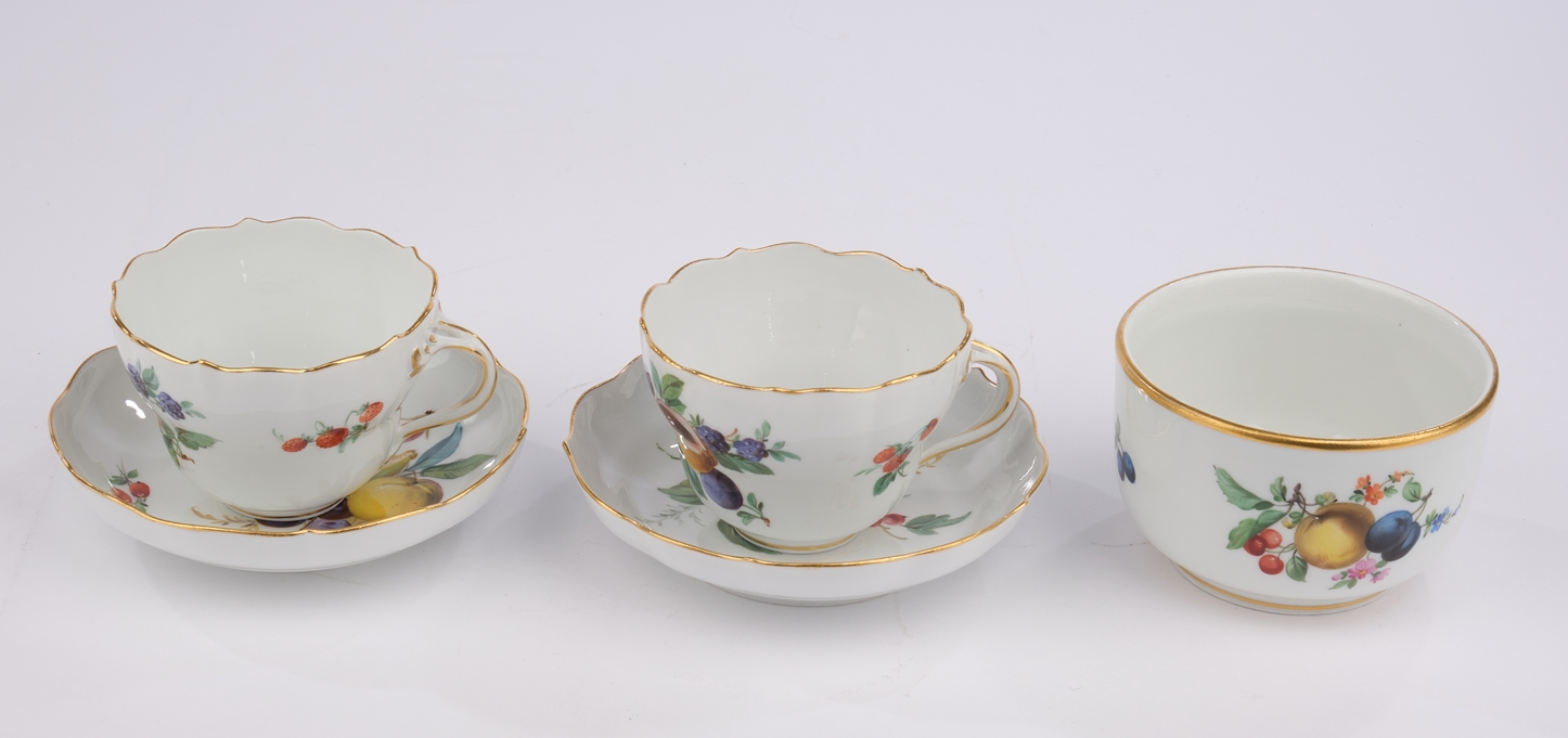 2 Tassen mit Untertassen, Zuckerschale, Meissen, Schwertermarke, 1850-1924, 1. Wahl, Fruchtmalerei,