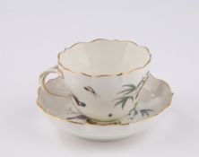 Tasse mit Untertasse, Meissen, Schwertermarke, 1850-1924, 2. Wahl, Vogelmalerei auf Stamm und Terra