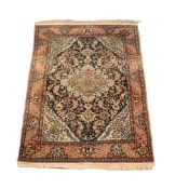 Kirman, ca. 1.46 x 1.01 m, Flor teils reduziert