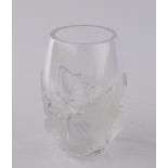 Vase, "Lierre", Lalique, farbloses Kristallglas, teils mattiert, leicht ovoide Form, Efeublattdekor