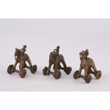 3 Spielzeugfiguren, "Elefant", "Kamel", "Pferd", Indien, spätes 20. Jh., Bronze, je mit Reiter und