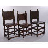 3 Renaissance-Stühle, Holland, 17. Jh., Stühle jeweils abweichend, Rückenlehnen mit bekrönenden fig